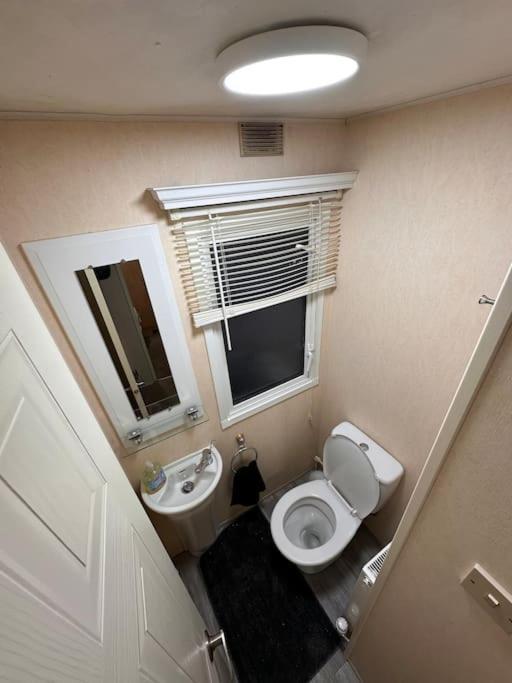 Atlas 2 Bedroom Caravan, Glasgow Apartment Uddingston
