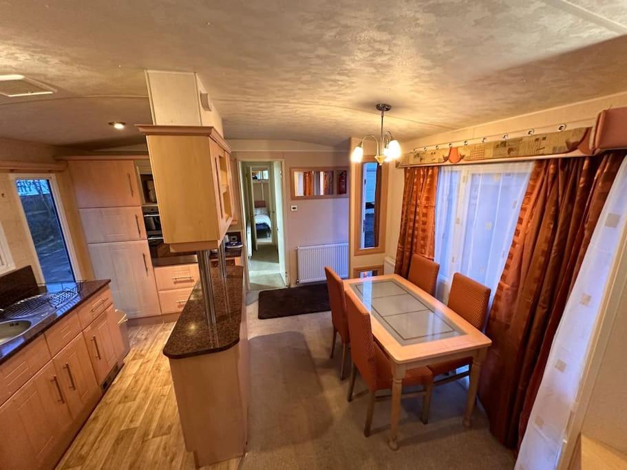 Apartment Atlas 2 Bedroom Caravan, Glasgow Uddingston